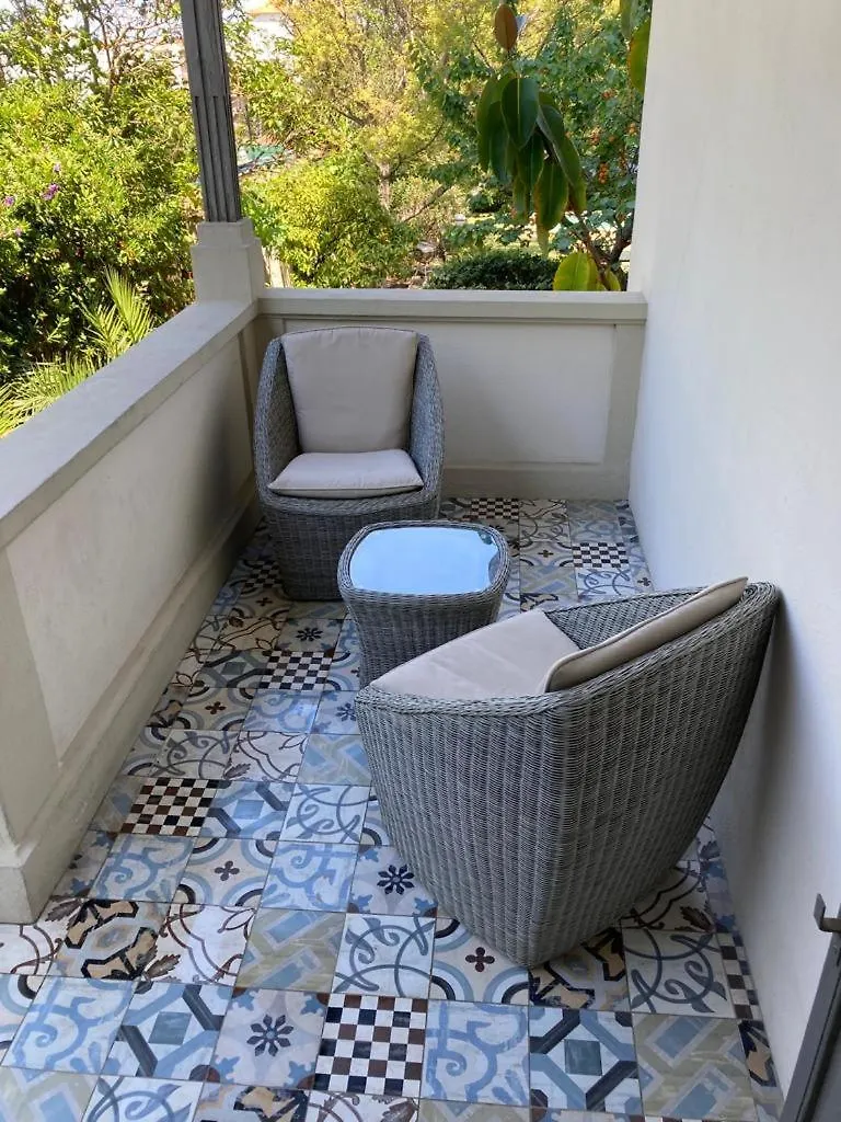 Magnifique Villa Avec Piscine Antibes